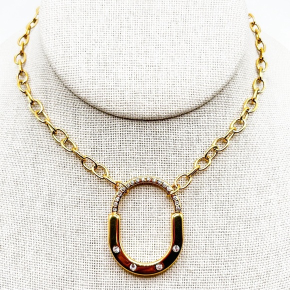 NWOT Beautiful 18 k gold plated stainless steel oval pendant necklace - Picture 4 of 11